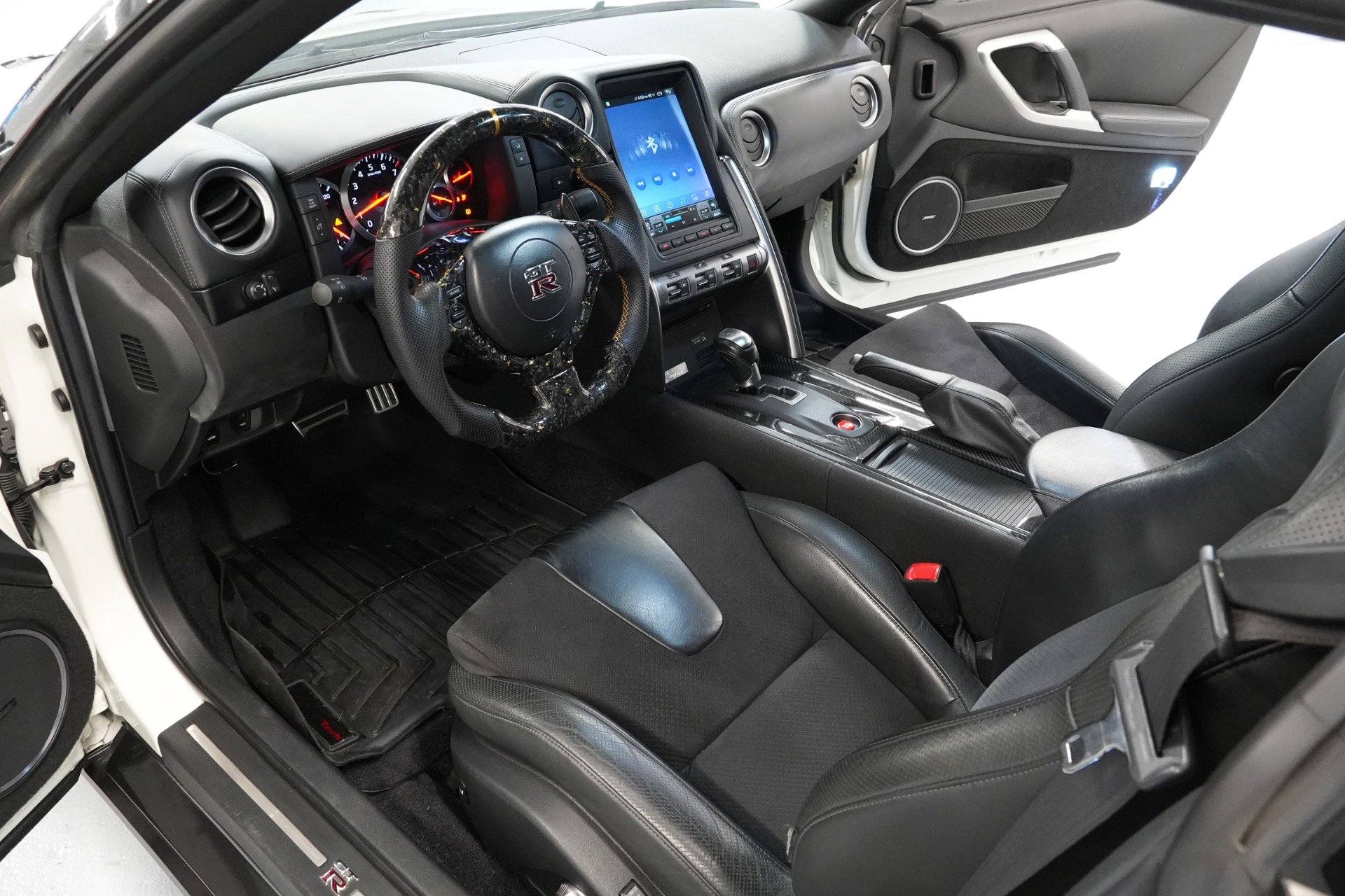 Used 2009 Nissan GT-R Premium AWD/4WD image 20