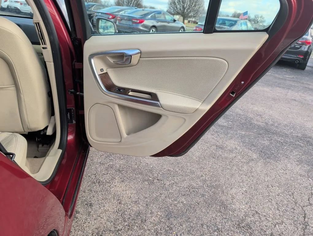 Used 2013 Volvo S60 T5 image 15