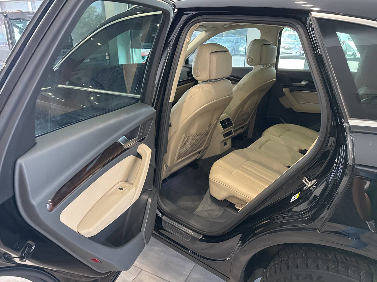 Used 2018 Audi Q5 2.0T Premium Plus w/ Premium Plus Package image 24