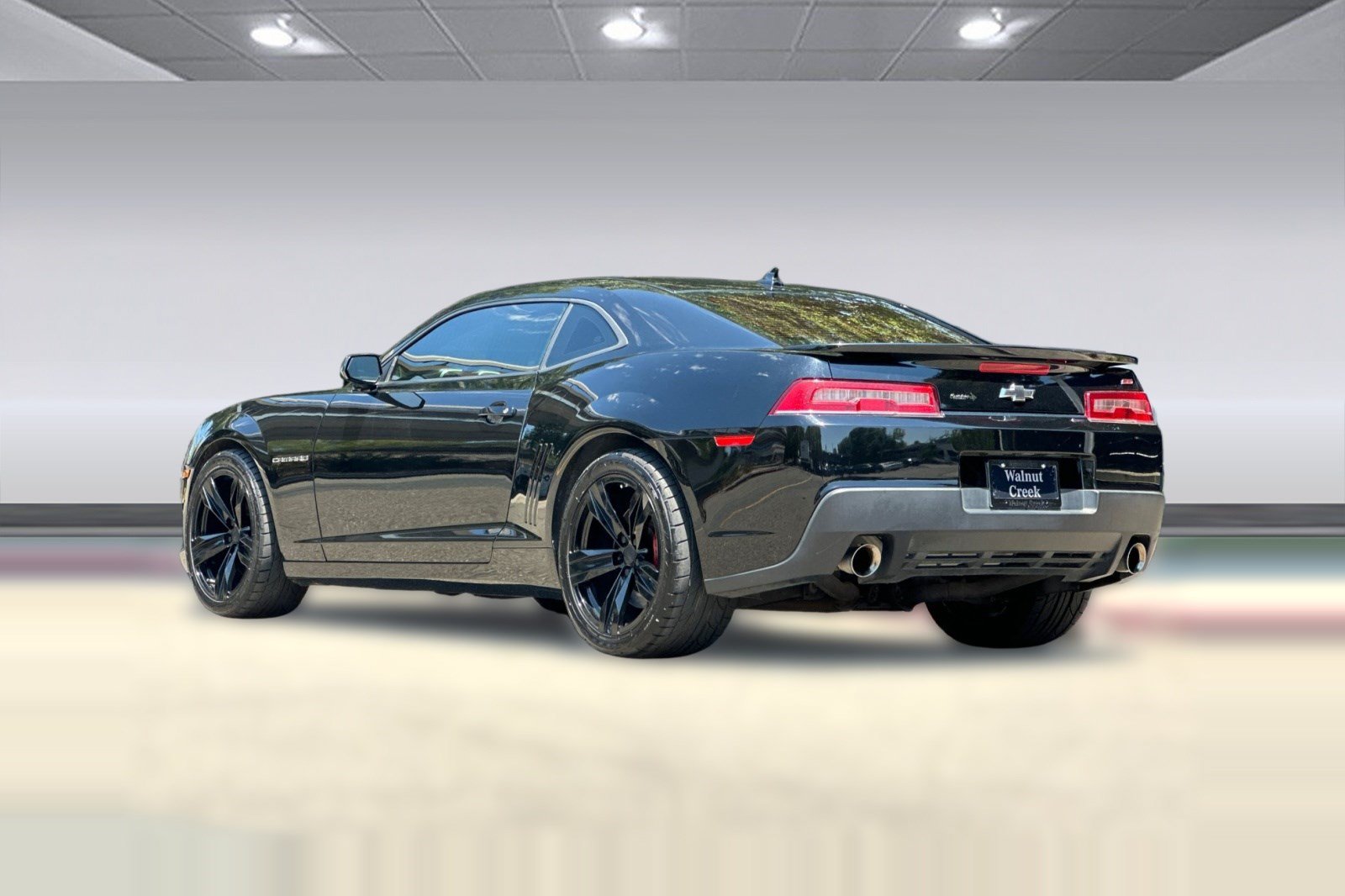 Used 2015 Chevrolet Camaro SS w/ RS Package RWD image 3