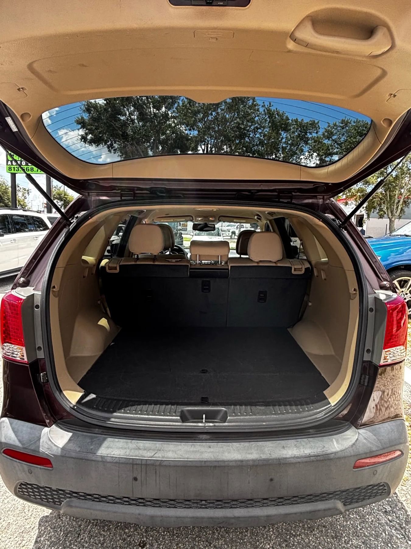 Used 2011 Kia Sorento LX w/ Convenience Pkg image 9