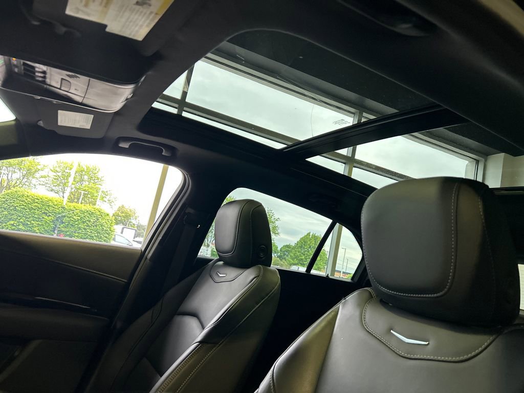 Used 2024 Cadillac XT4 Luxury w/ Cold Weather Package AWD/4WD image 26