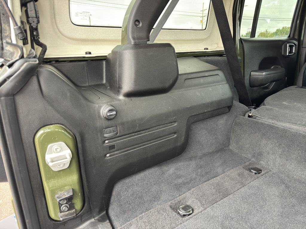 Used 2024 Jeep Wrangler Unlimited Rubicon 4xe image 16