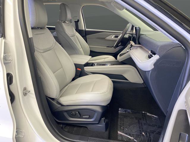 New 2026 Ford Explorer Active w/ Active Comfort Package image 27