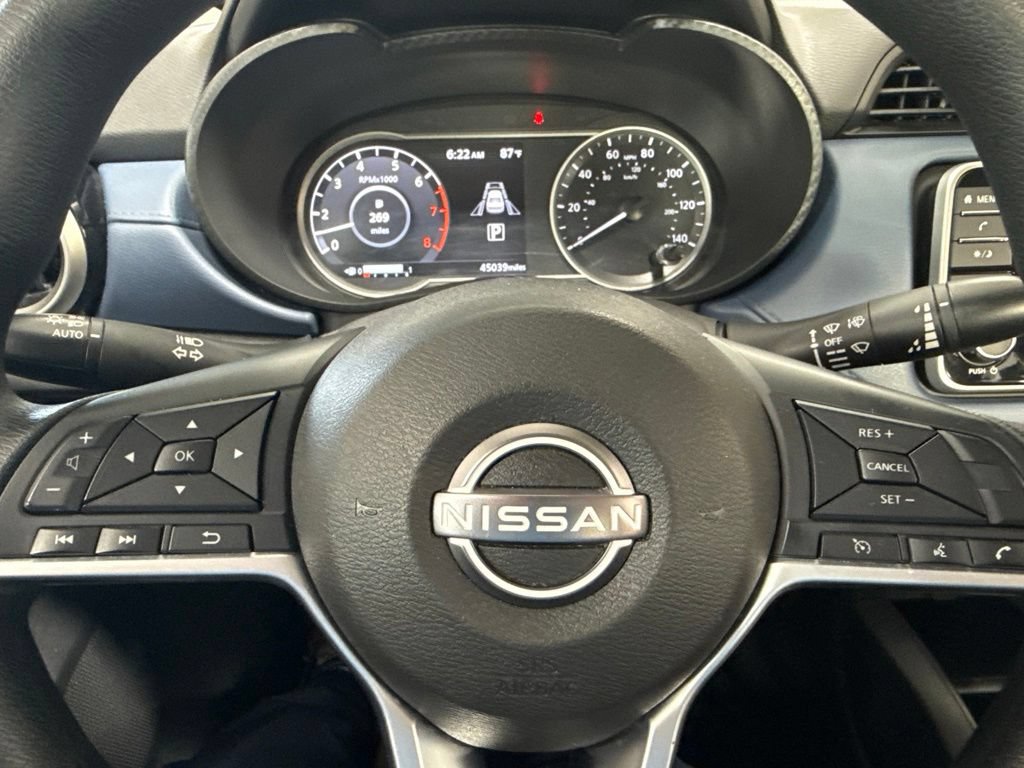 Used 2025 Nissan Versa SV FWD image 28