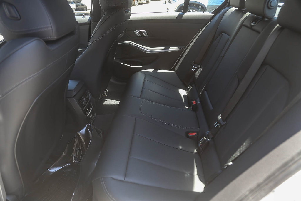 New 2026 BMW 330i Sedan w/ M Sport Package RWD image 14