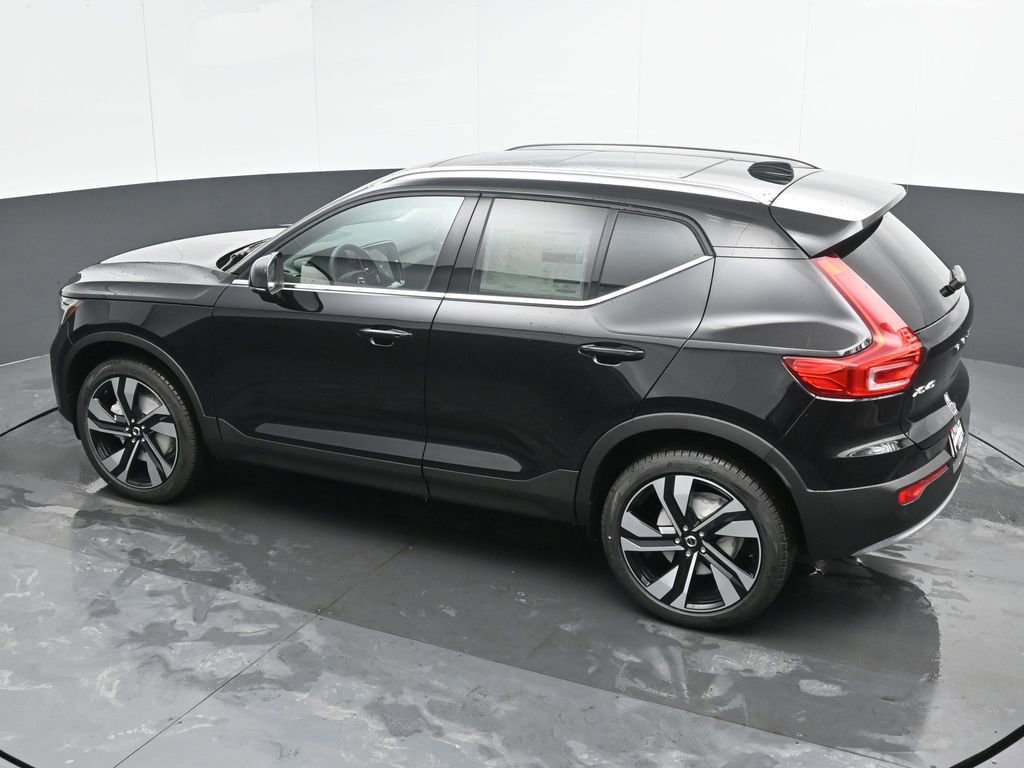 New 2025 Volvo XC40 B5 Ultra w/ Climate Package image 35