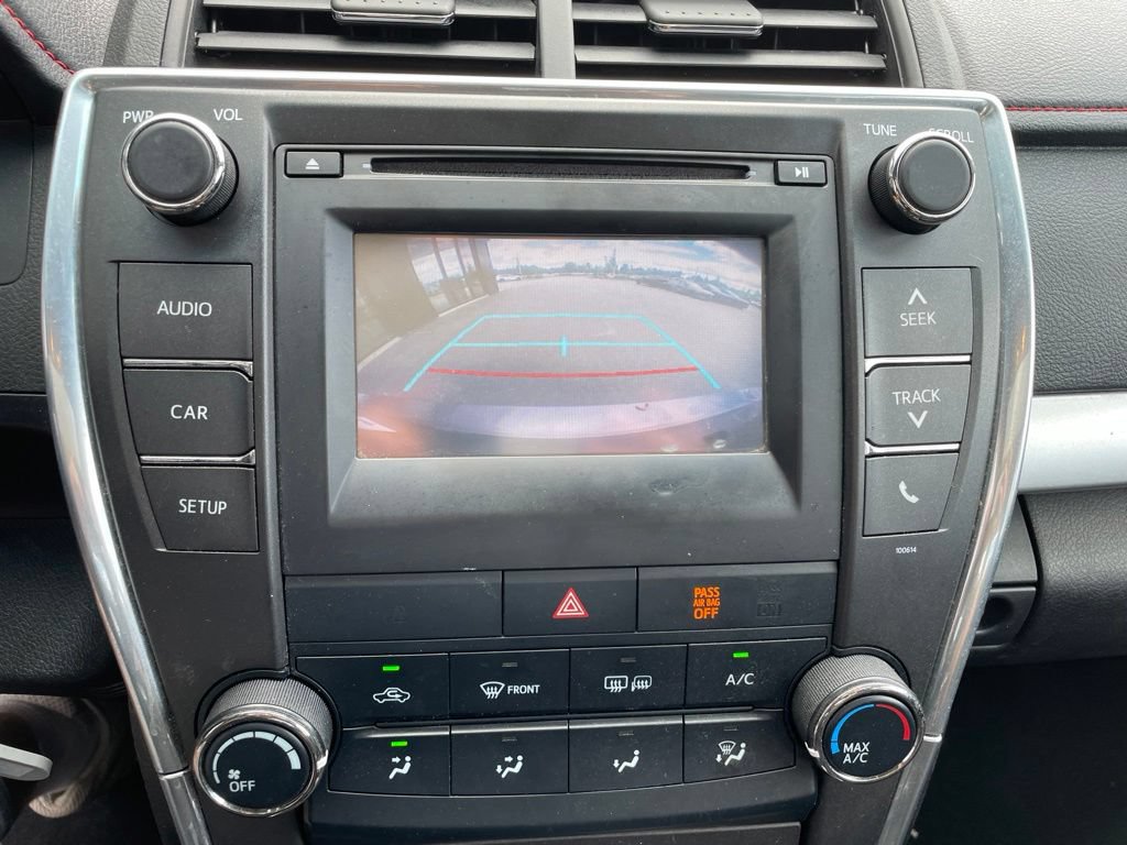 Used 2016 Toyota Camry SE w/ Moonroof Package FWD image 23