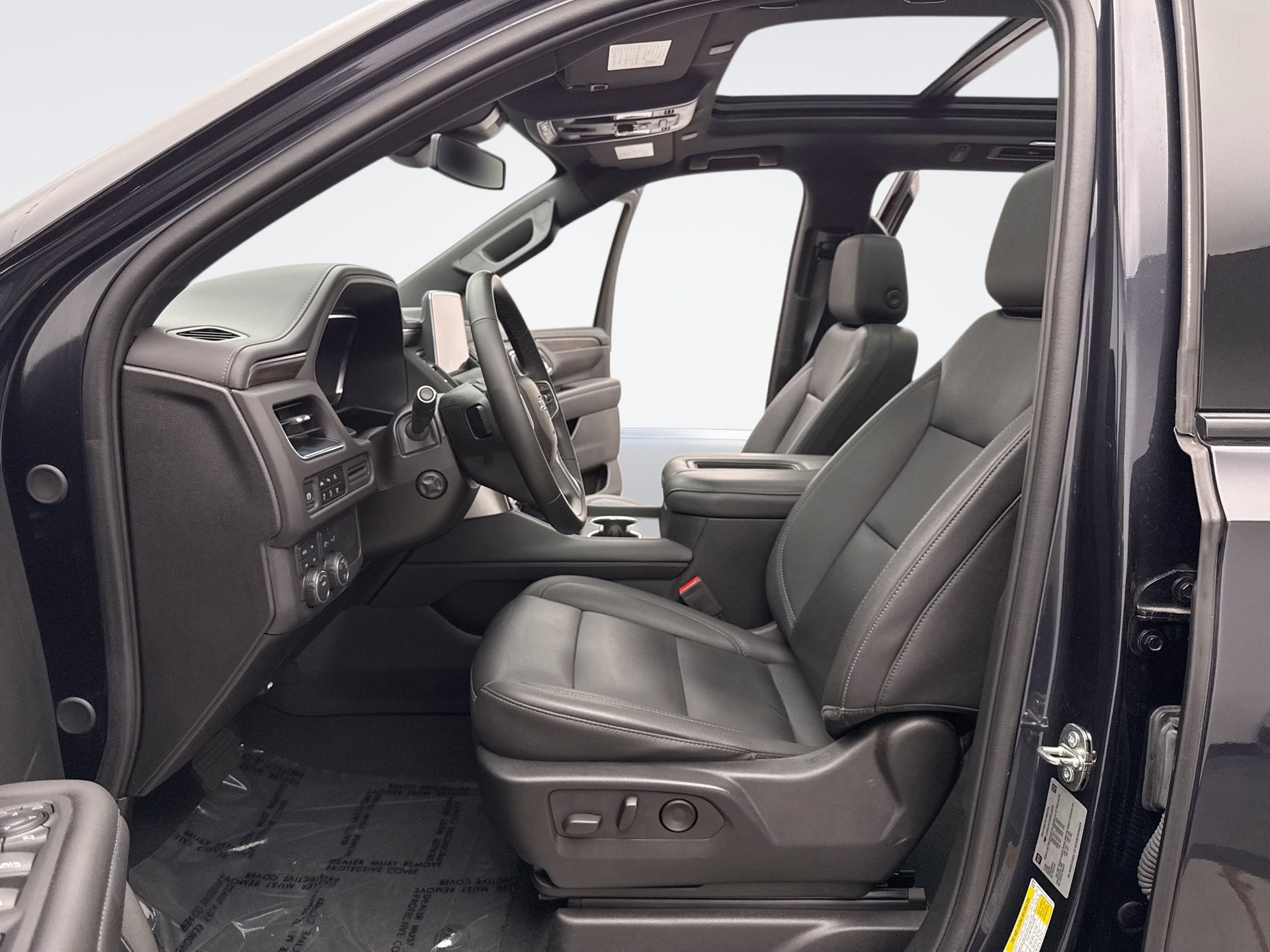 Used 2024 Chevrolet Tahoe Z71 w/ Luxury Package AWD/4WD image 11