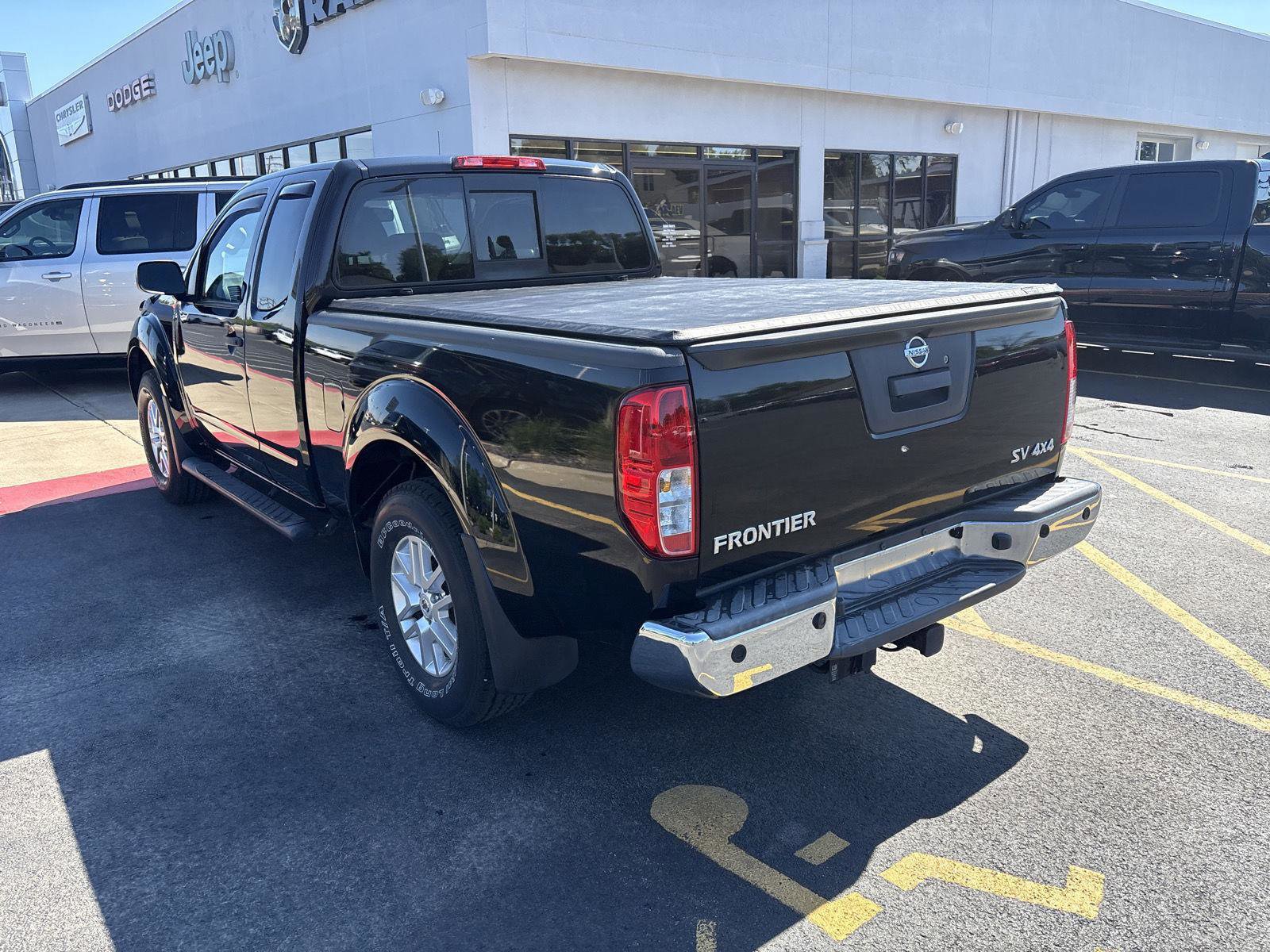 Used 2016 Nissan Frontier SV w/ SV Value Truck Package AWD/4WD image 8