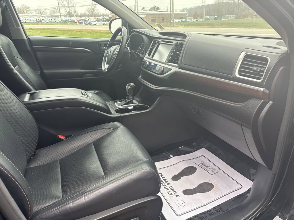 Used 2016 Toyota Highlander Limited image 44