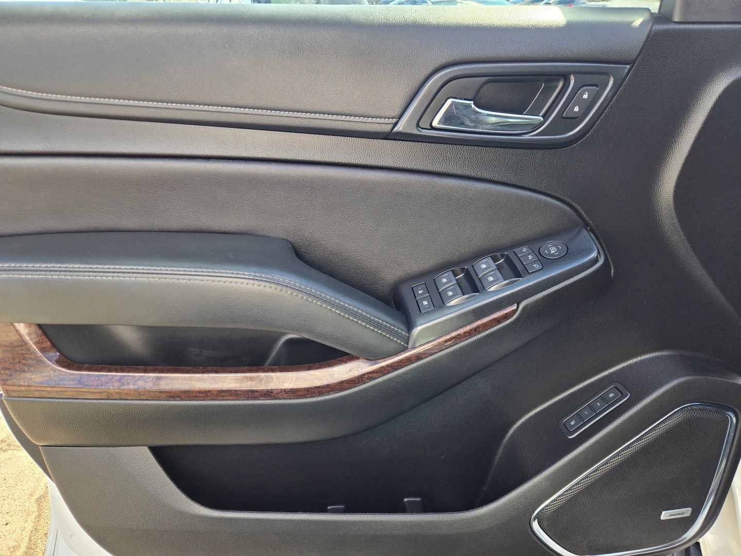 Used 2019 GMC Yukon SLT w/ Graphite Performance Edition image 9