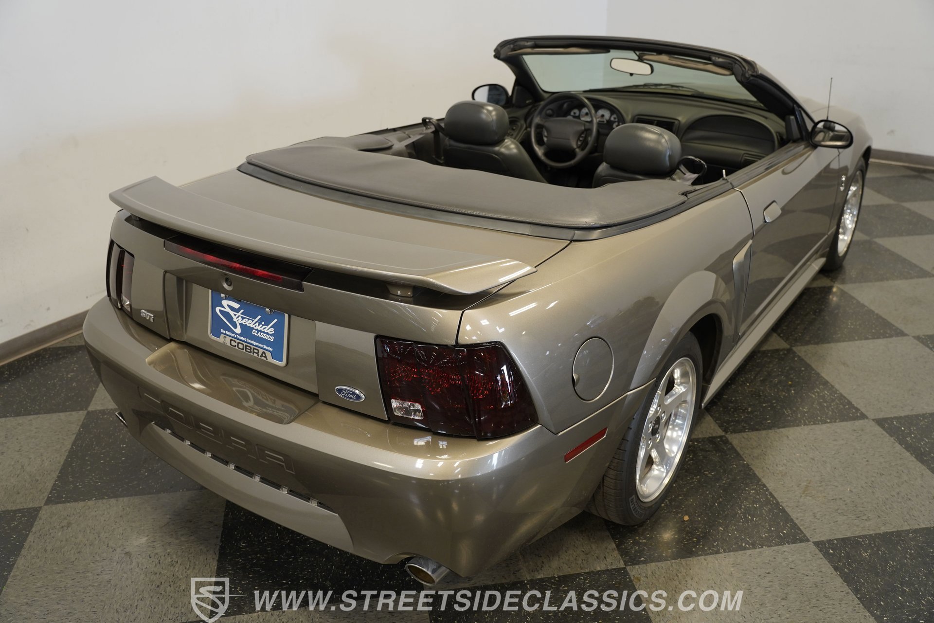 Used 2001 Ford Mustang Cobra RWD image 29