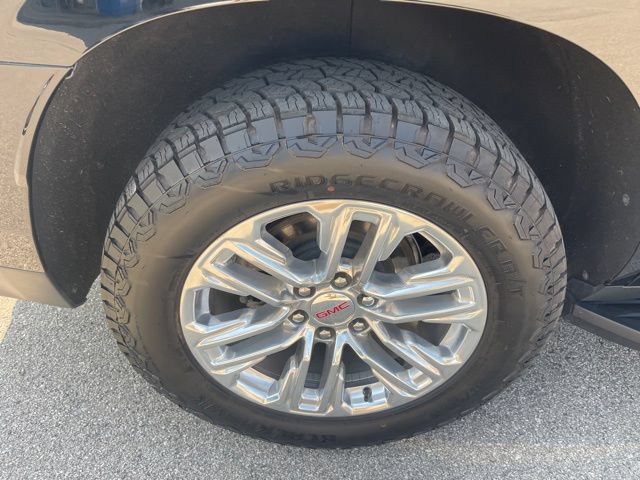 Used 2023 GMC Yukon SLT w/ SLT Premium Package AWD/4WD image 31