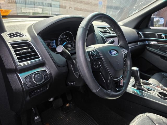 Used 2016 Ford Explorer Limited w/ Equipment Group 301A FWD image 11