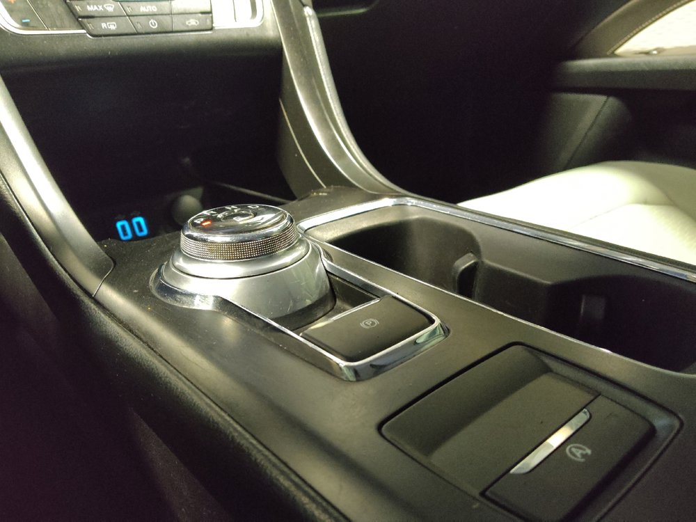 Used 2019 Ford Fusion SE w/ Equipment Group 151A FWD image 26