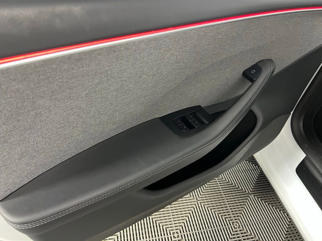 Used 2025 Tesla Model 3 Long Range image 25