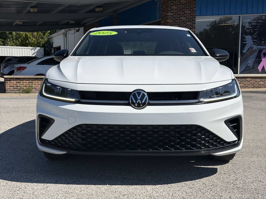 Used 2025 Volkswagen Jetta Sport FWD image 30