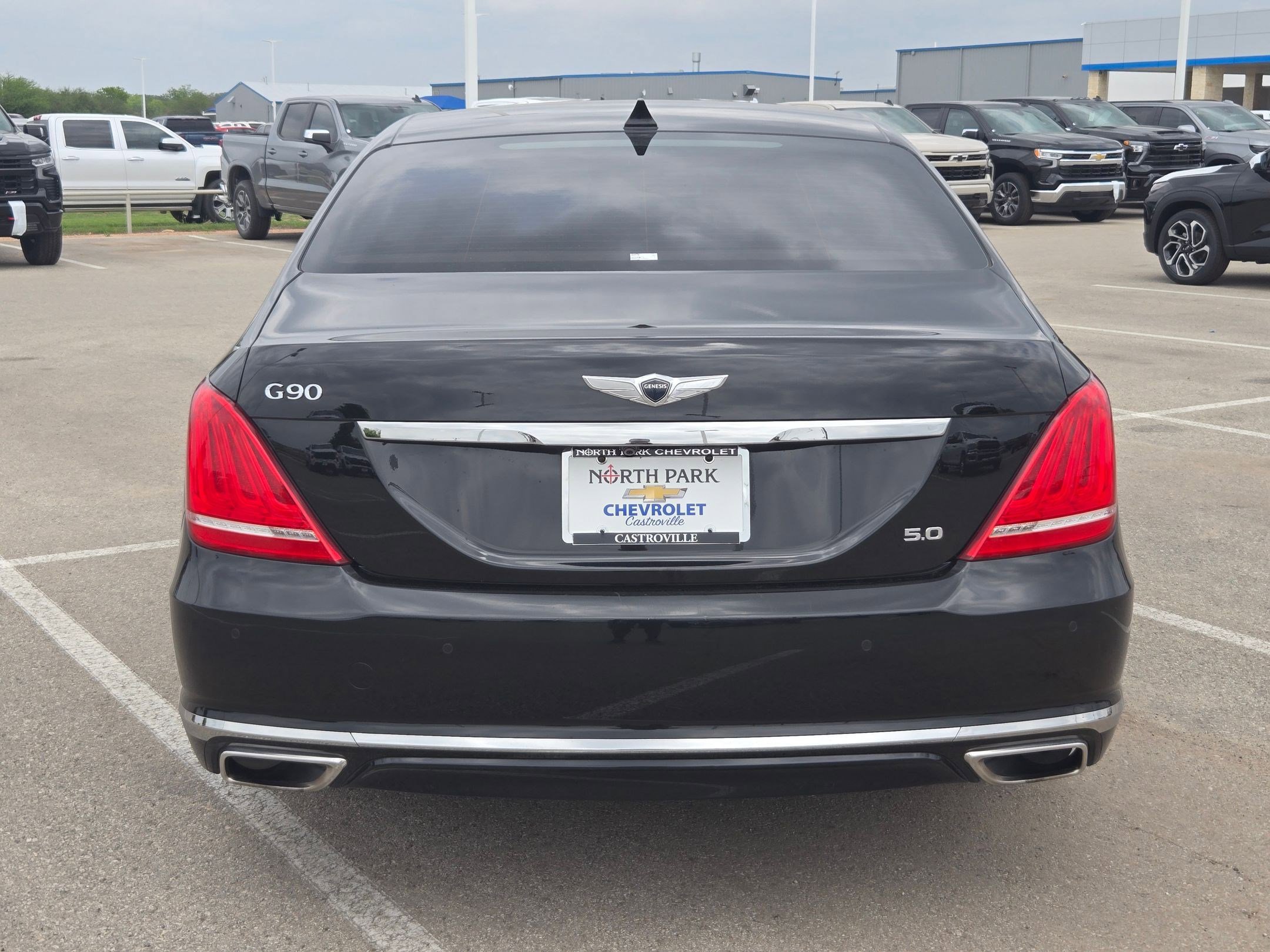 Used 2018 Genesis G90 5.0 Ultimate image 4