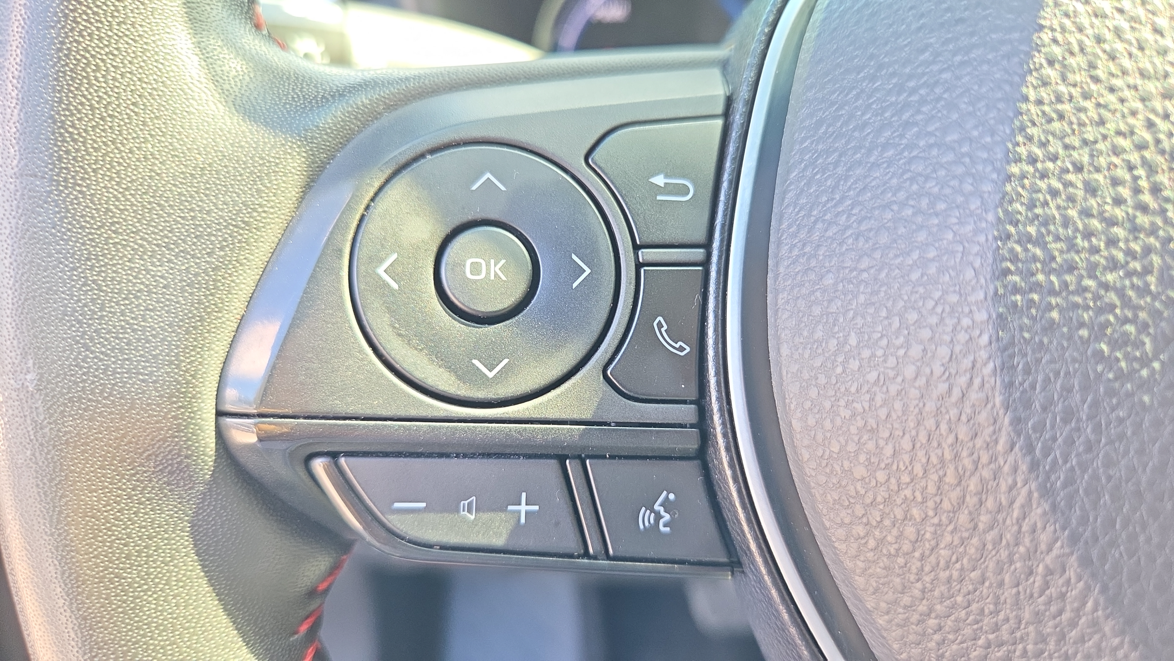 Used 2022 Toyota RAV4 XSE w/ Weather Package AWD/4WD image 30