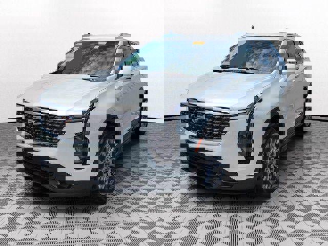 Certified 2024 Cadillac XT4 Premium Luxury image 3