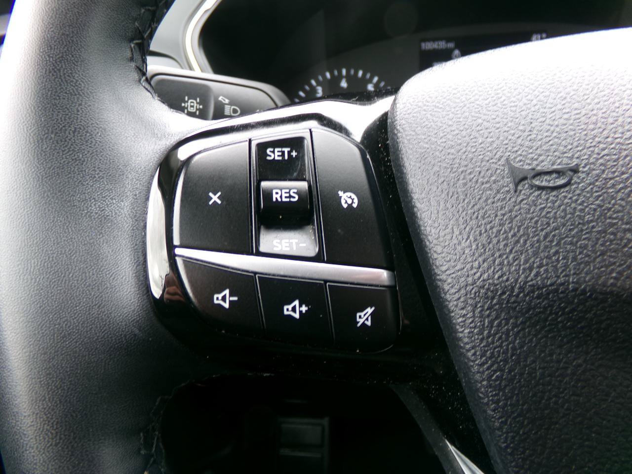 Used 2022 Ford Escape SE w/ SE Sport Appearance Package AWD/4WD image 16