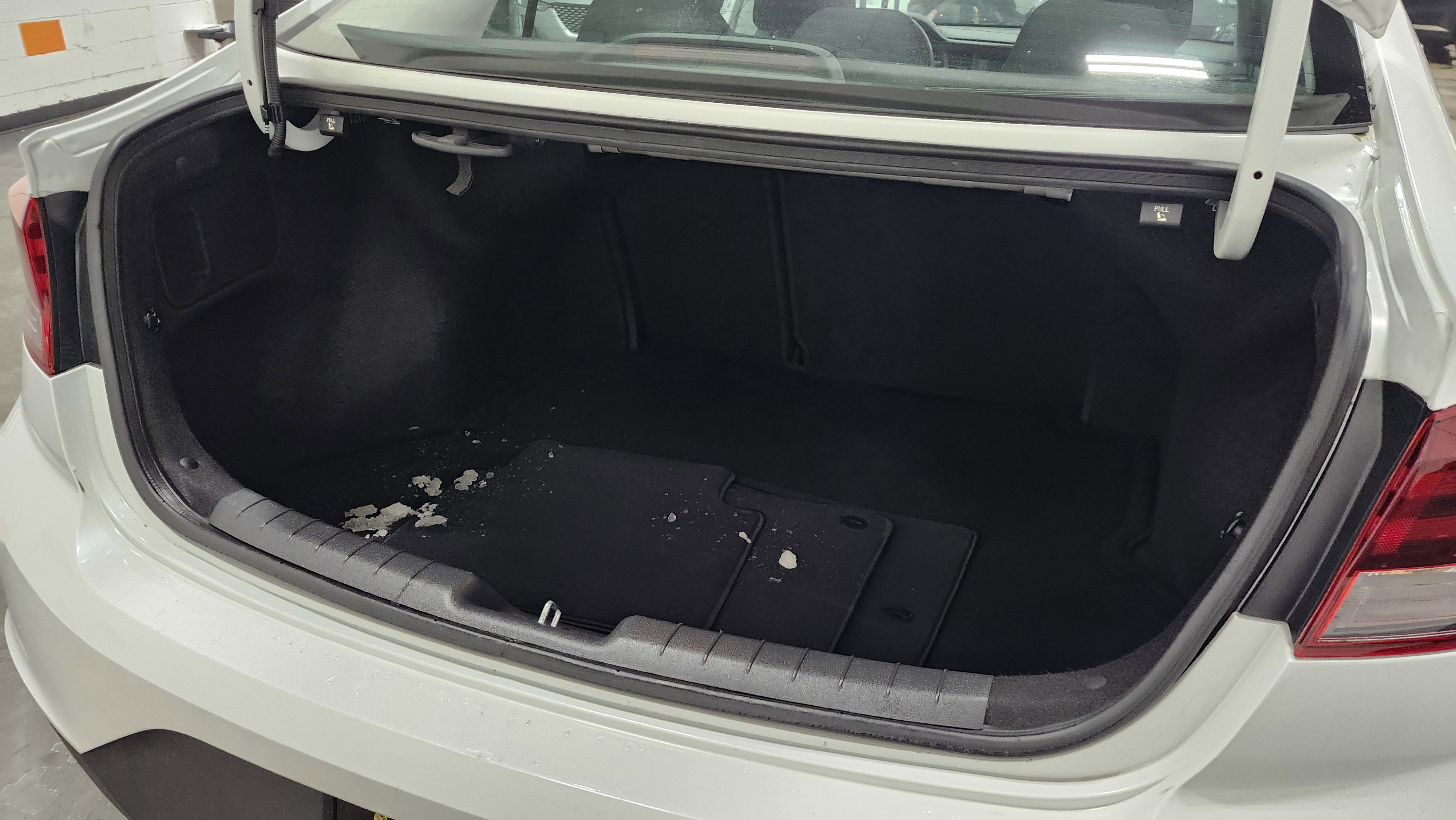 Used 2020 Hyundai Elantra SE w/ Cargo Package (C1) image 19