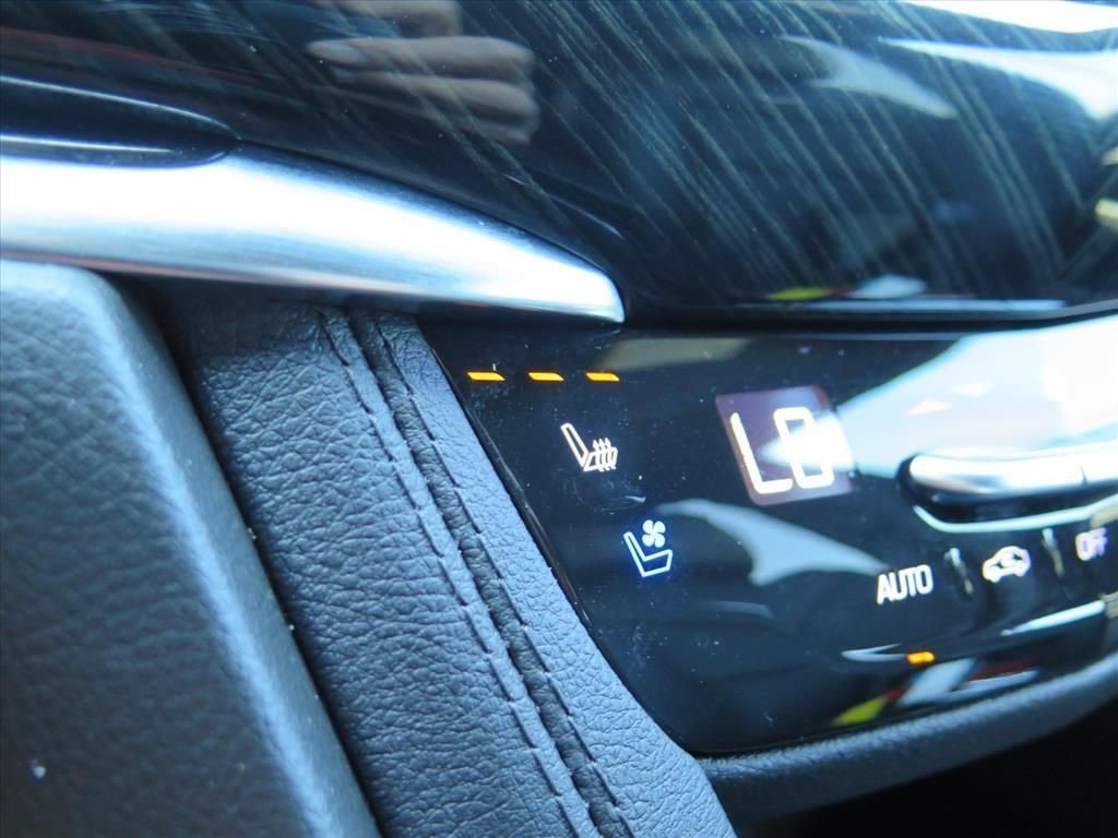 Certified 2023 Cadillac XT6 Premium Luxury w/ Technology Package image 16