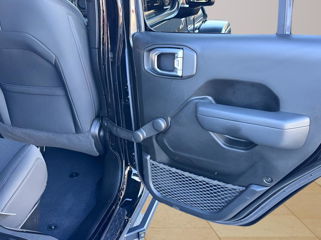 Used 2022 Jeep Gladiator Sport AWD/4WD image 29
