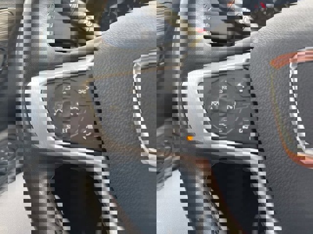 Used 2024 GMC Terrain SLT image 12