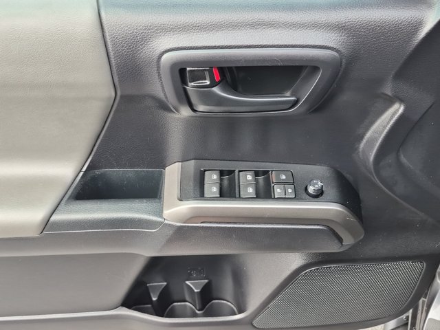 Used 2021 Toyota Tacoma SR5 RWD image 18