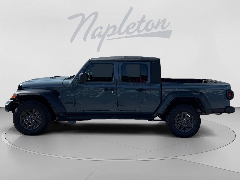 Used 2026 Jeep Gladiator Sport AWD/4WD image 2