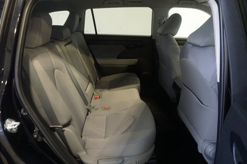 Used 2023 Toyota Highlander L image 22