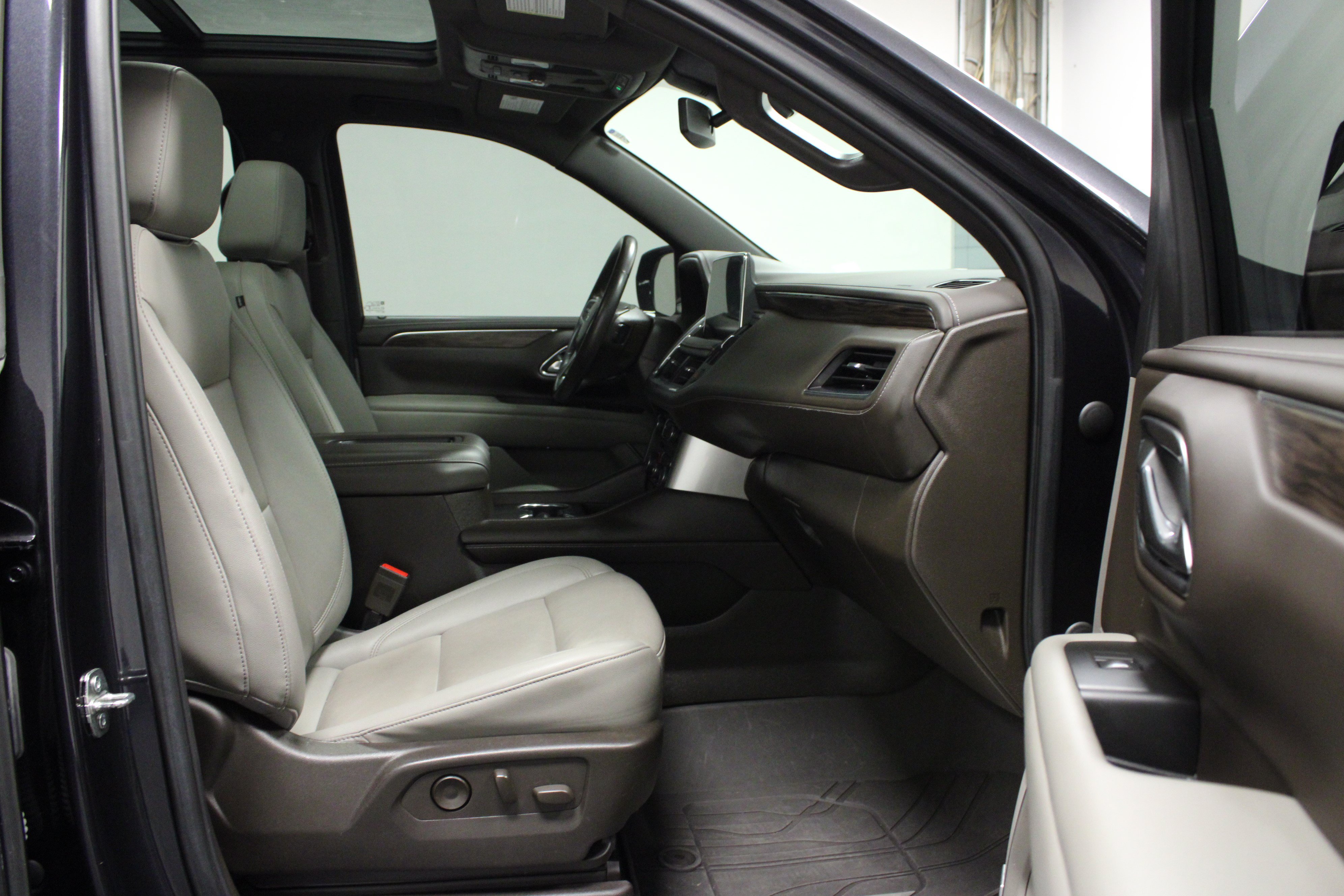 Used 2022 Chevrolet Tahoe Z71 AWD/4WD image 17
