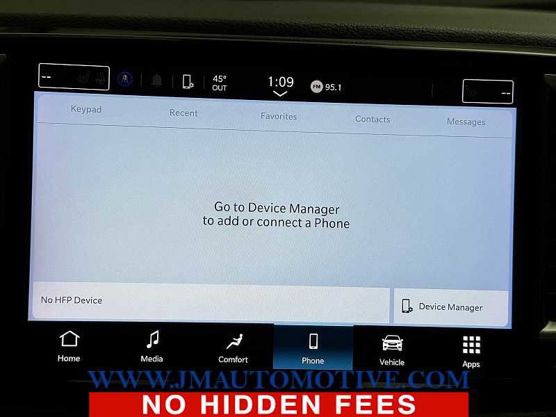 Used 2021 Chrysler Pacifica Touring-L image 28