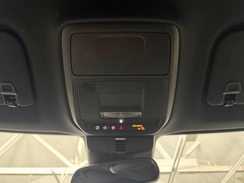 Used 2025 GMC Acadia AT4 AWD/4WD image 32