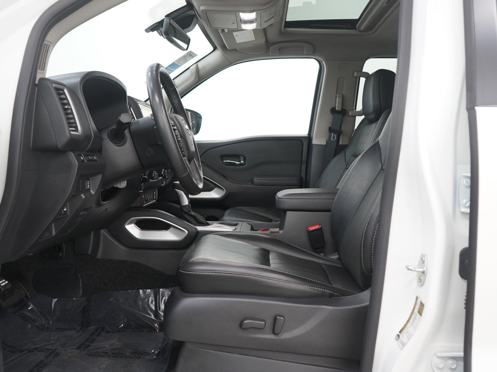 Used 2024 Nissan Frontier SL w/ Technology Package image 23