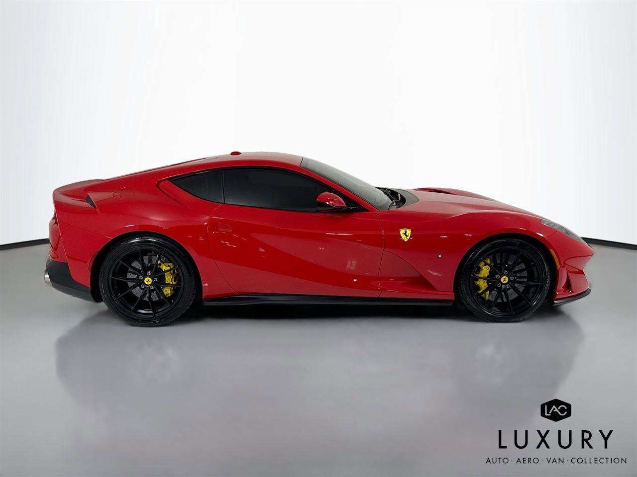Used 2018 Ferrari 812 Superfast RWD image 5