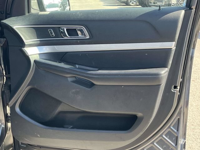 Used 2017 Ford Explorer XLT FWD image 26