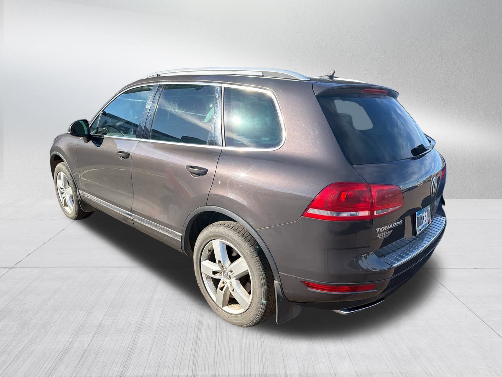Used 2012 Volkswagen Touareg TDI image 6