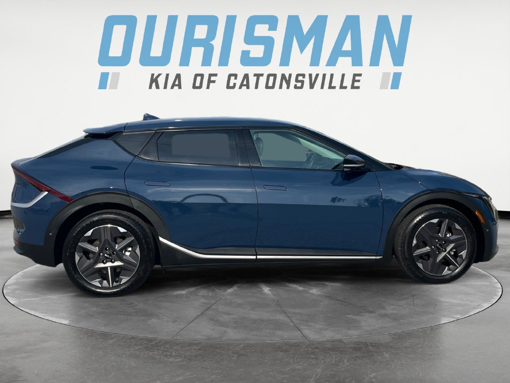 Certified 2025 Kia EV6 Light w/ Light LR Technology Package AWD/4WD image 7