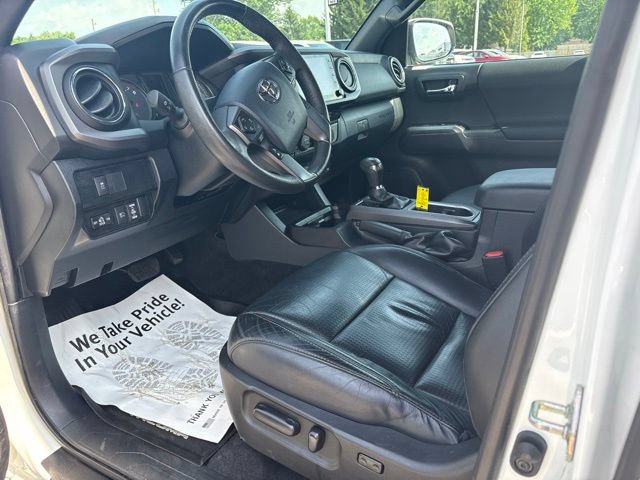 Used 2020 Toyota Tacoma TRD Off-Road w/ TRD Premium Off Road Package AWD/4WD image 6