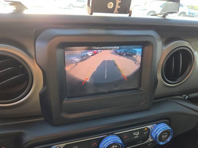 Used 2018 Jeep Wrangler Unlimited Sport S AWD/4WD image 21