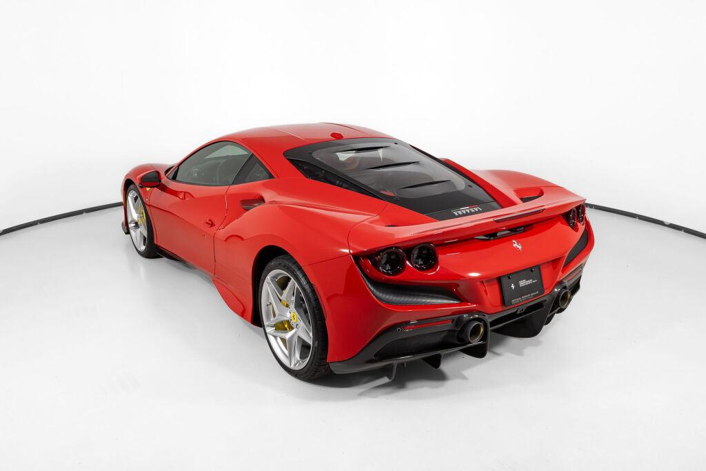Certified 2022 Ferrari F8 Tributo RWD image 5