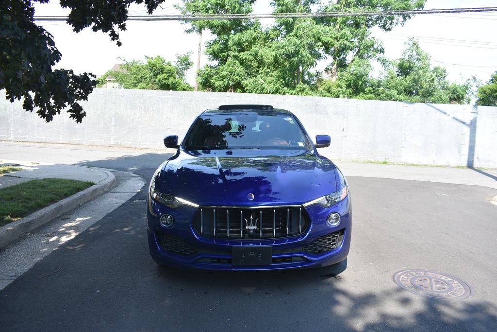 Used 2020 Maserati Levante AWD/4WD image 3