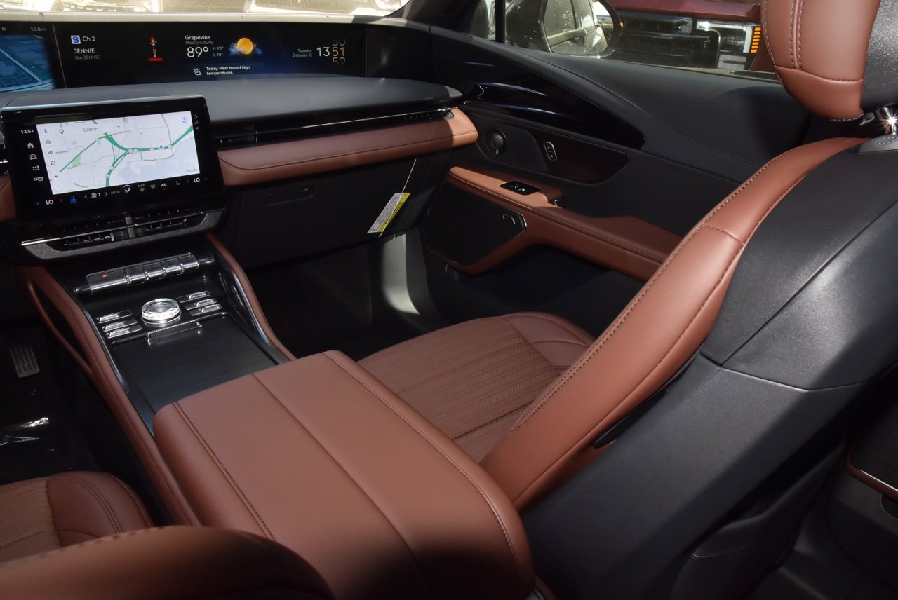 New 2026 Lincoln Nautilus Reserve AWD/4WD image 17