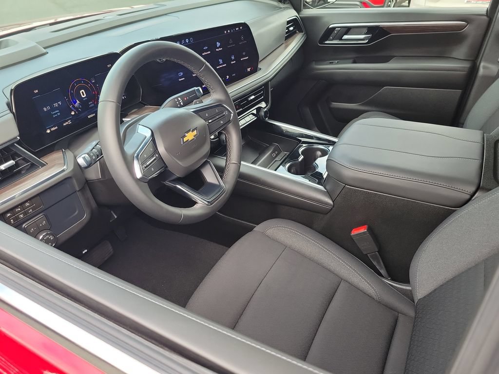 Used 2026 Chevrolet Tahoe LS AWD/4WD image 3