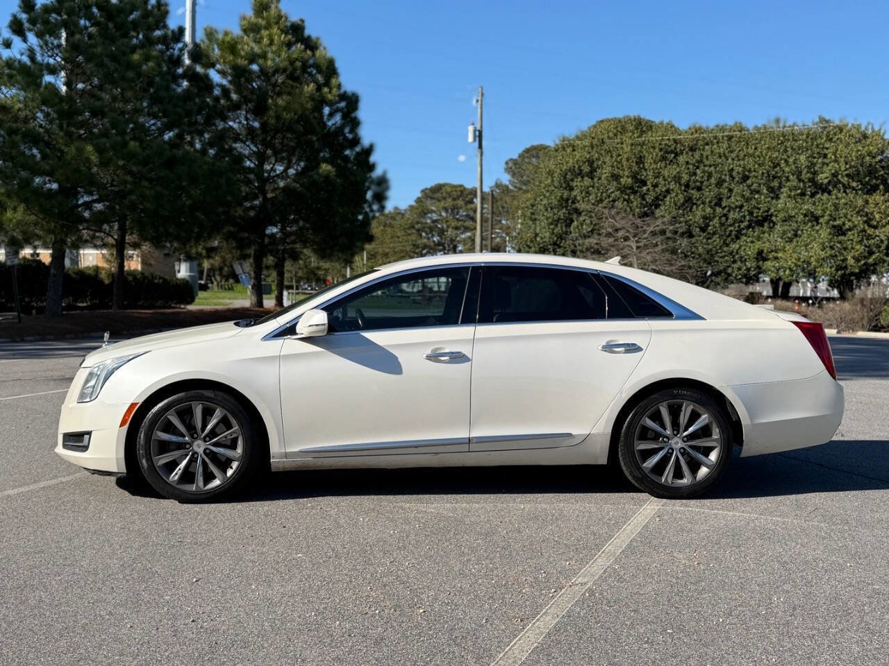 Used 2014 Cadillac XTS image 3