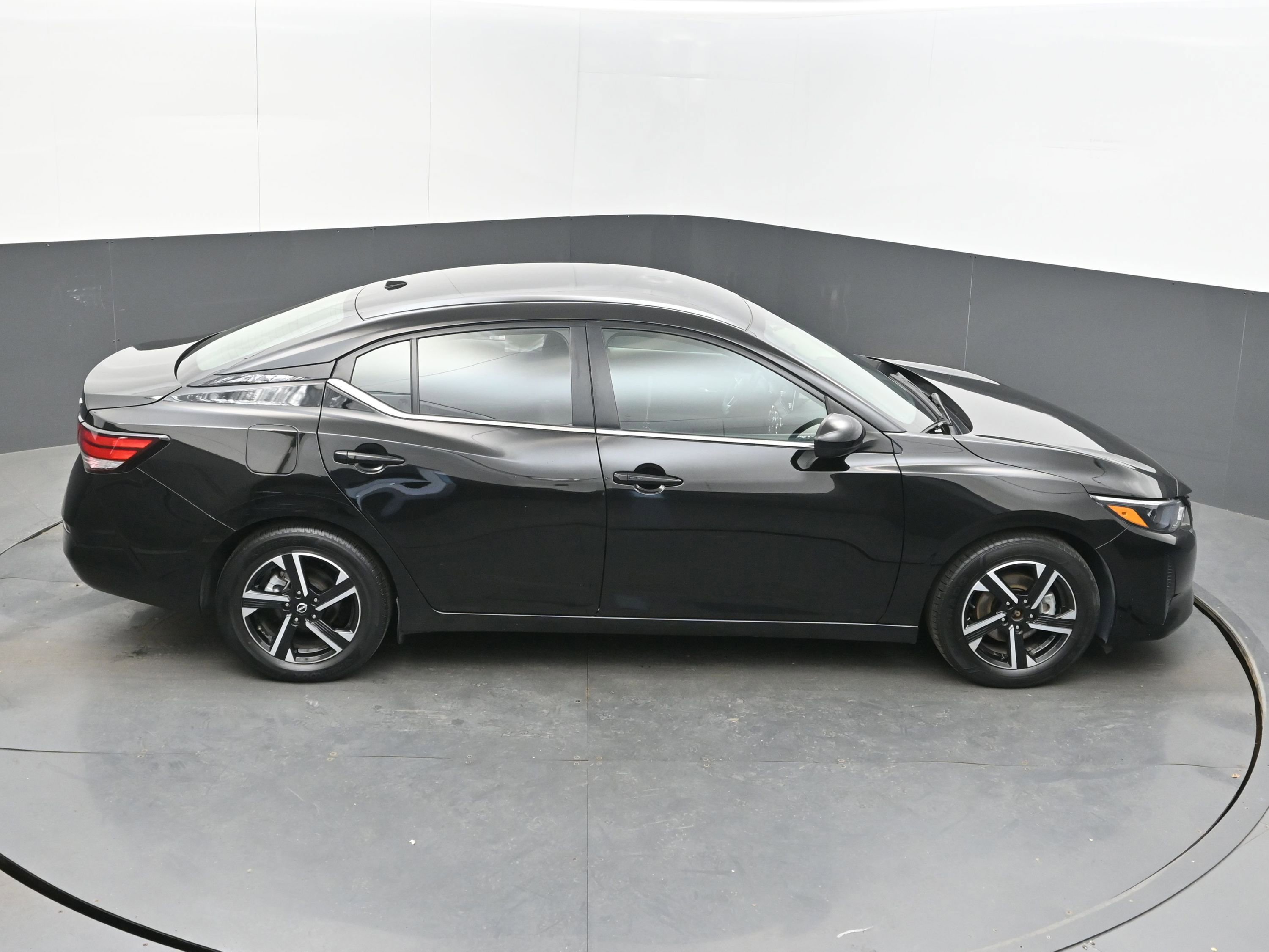 Used 2024 Nissan Sentra SV image 35