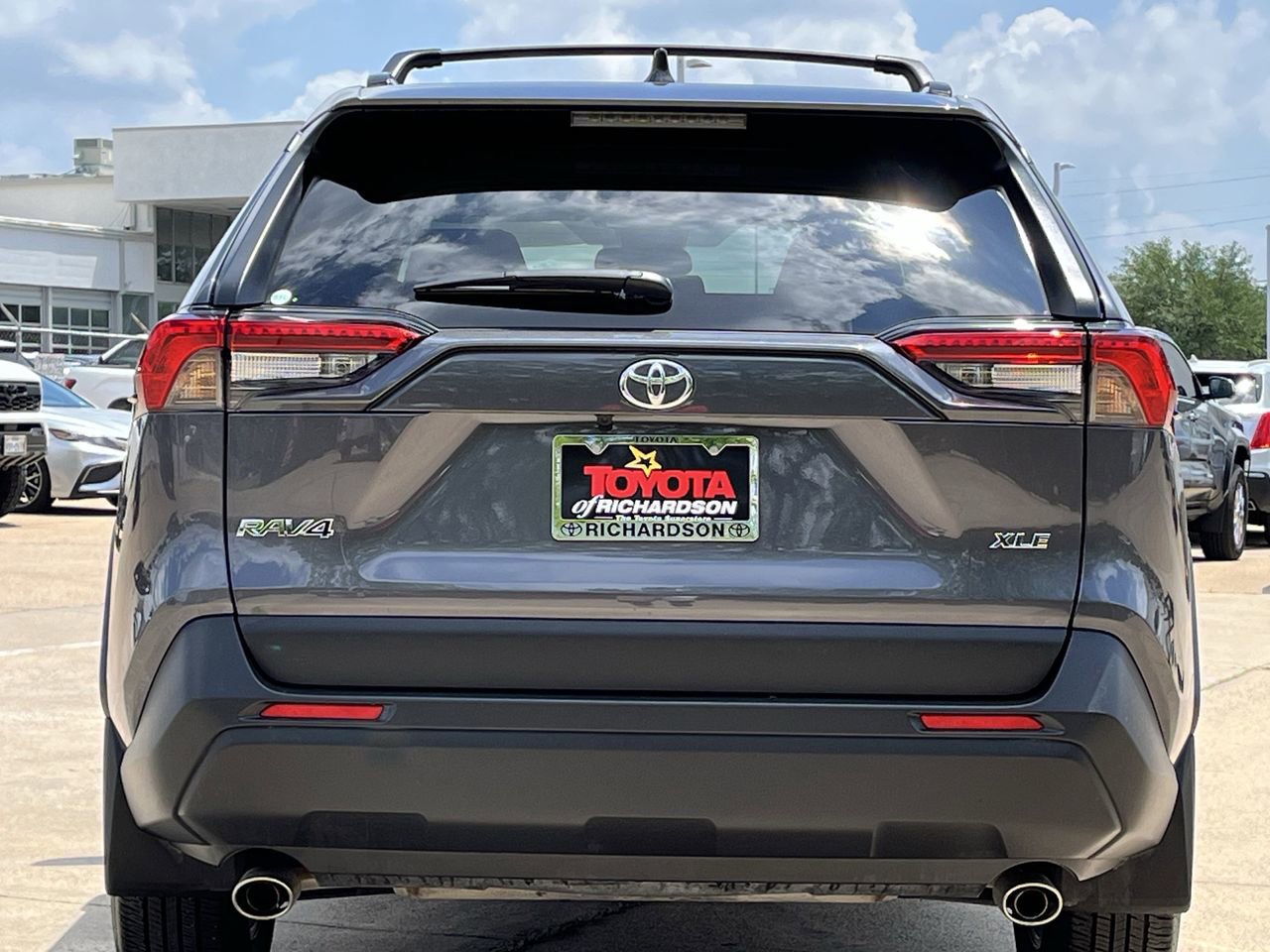 Used 2025 Toyota RAV4 XLE w/ Convenience Package FWD image 5